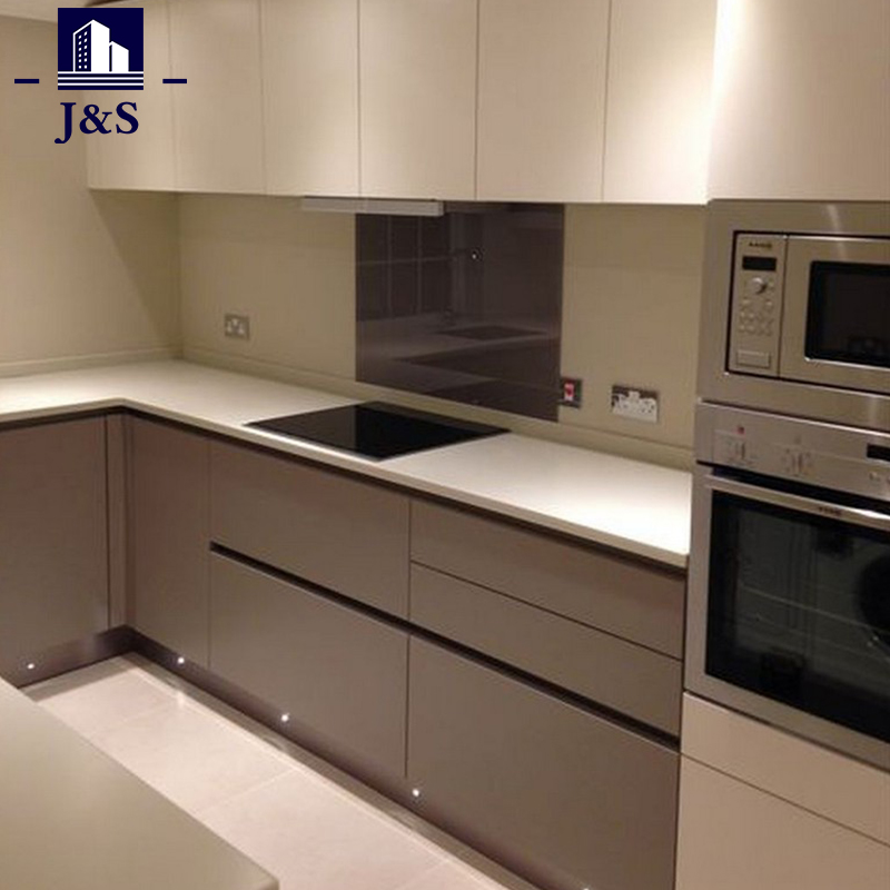 چگونه کابینت را در آشپزخانه کوچک نصب کنیم؟